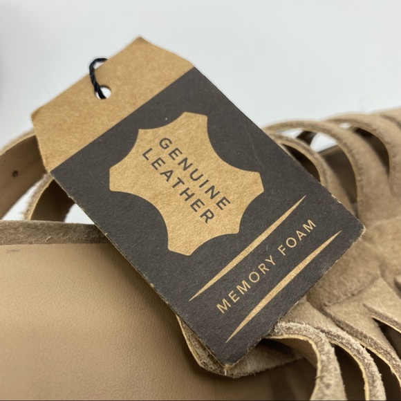 Crevo Hazelle Sandals Tan Suede Block Heel Size 8.5 - Picture 10 of 12